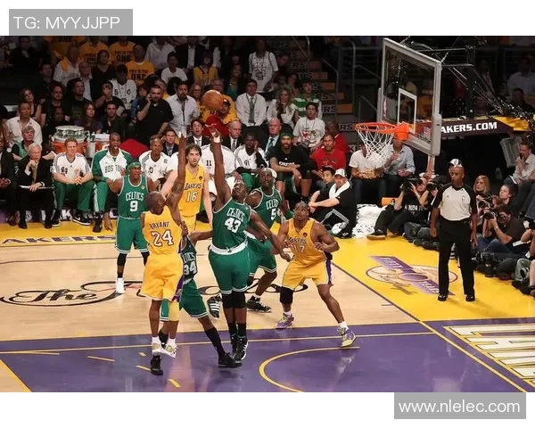 广州篮球队在总决赛中的力量展现与战术分析全面点评 广州篮球队在总决赛中的力量展现与战术分析全面点评