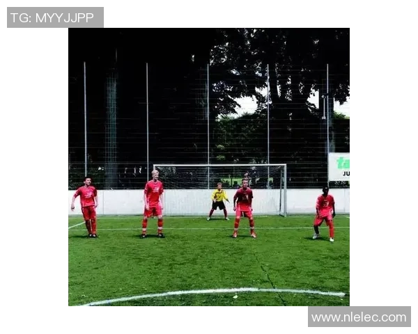 成都足球队技术分析与战术创新的深度探讨与展望